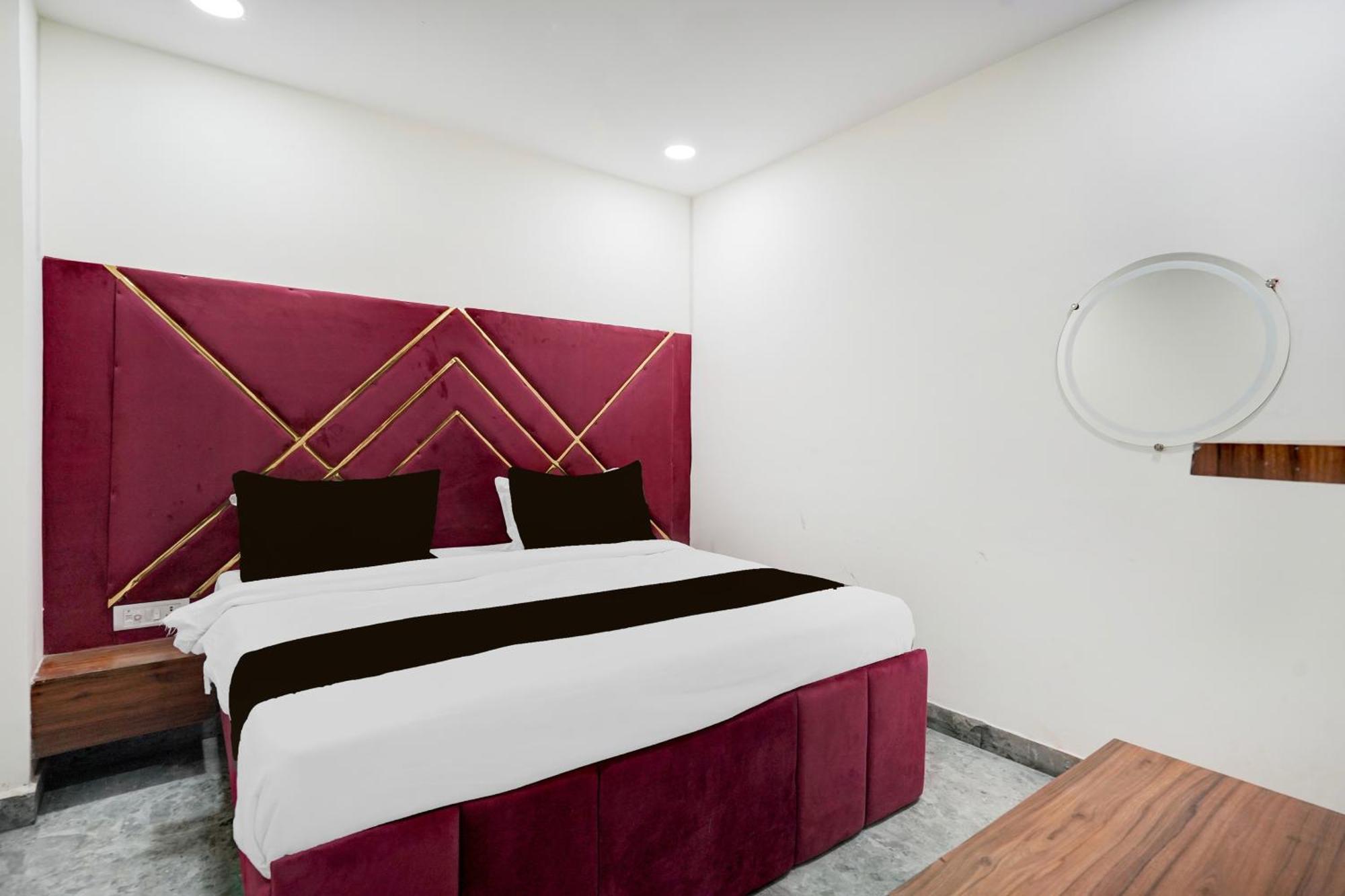 Hotel O Indirapuram Grand Газиабад Экстерьер фото
